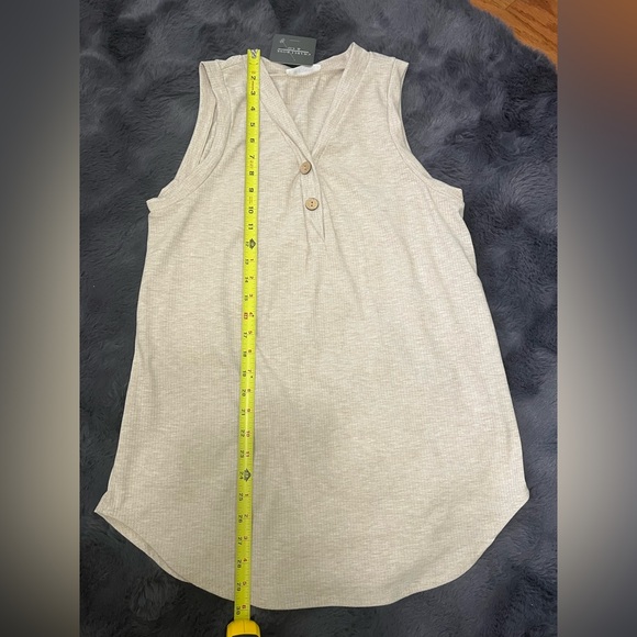 Bombom Ribbed Sleeveless V-Neck Top Cream Size Large Made in USA - Picture 9 of 9